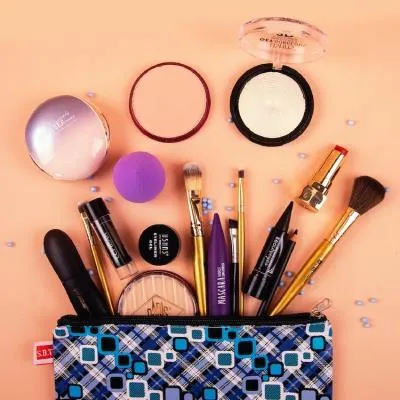 Gunakan Produk Make Up yang Sesuai dengan Jenis Kulit