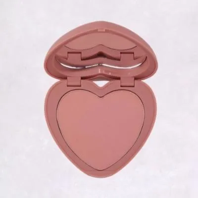 5 Warna Blush On yang Cocok untuk Semua Warna Kulit