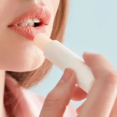 Tips Agar Lipstik Lebih Tahan Lama