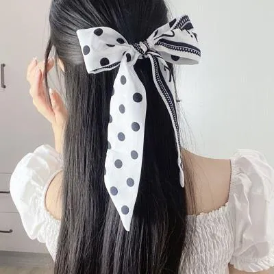 5. Outfit Motif atau Bermotif Ramai