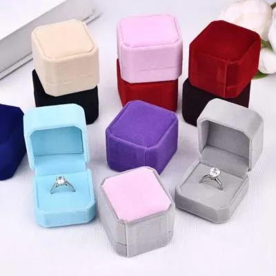 Langkah-Langkah Menghias Kotak Cincin Tunangan