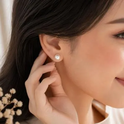 Cara Memadukan Anting dengan Gaya Rambut untuk Wajah Bulat