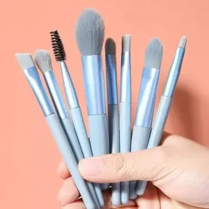 Mengapa Pemilihan dan Penggunaan Kuas Eyeshadow Penting?