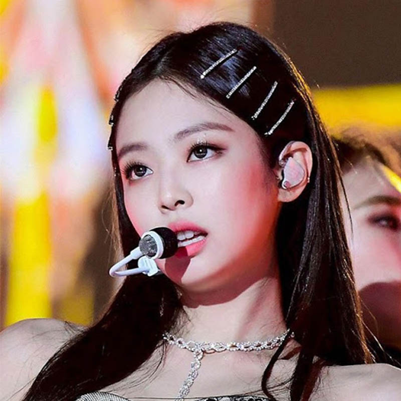 Jenie Blackpink Wearing Hair Grips