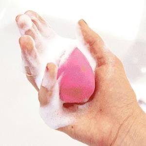 Mencuci Beauty Blender dan Spon Bedak 