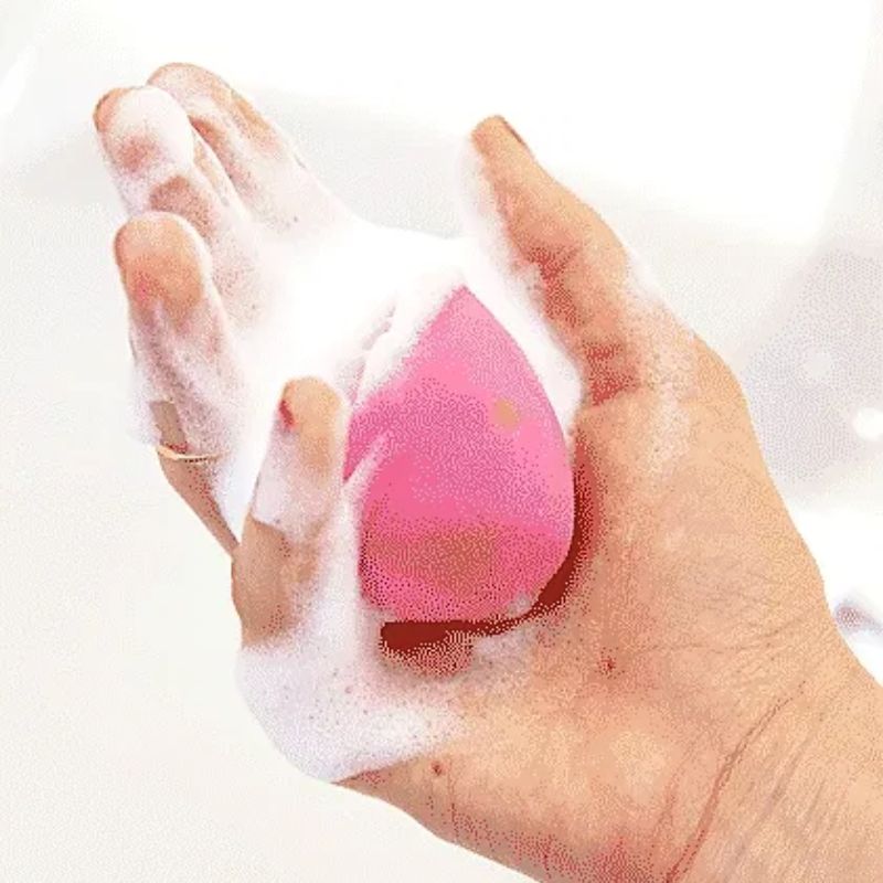 Mencuci Beauty Blender dan Spon Bedak 