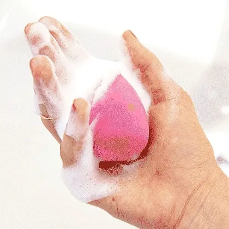 Mencuci Beauty Blender dan Spon Bedak 