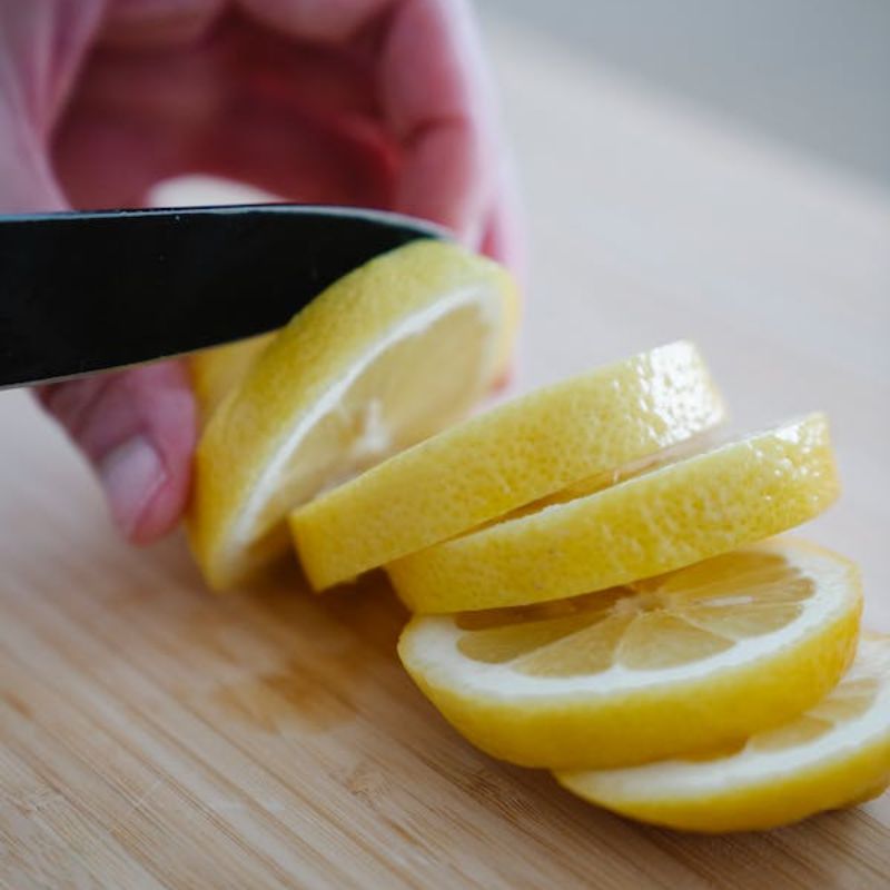 Hand Sanitizer dari Lemon