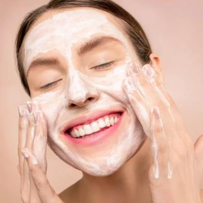 Bersihkan Wajah Lebih Dulu