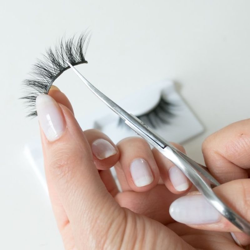 Proses Pembuatan Bulu Mata Palsu