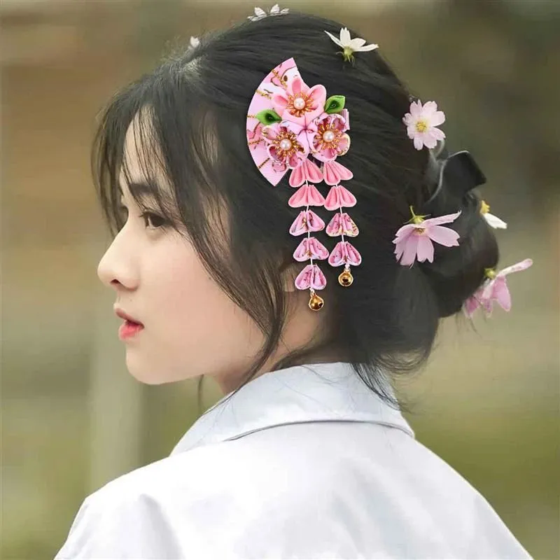 Menghias Tatanan Rambut