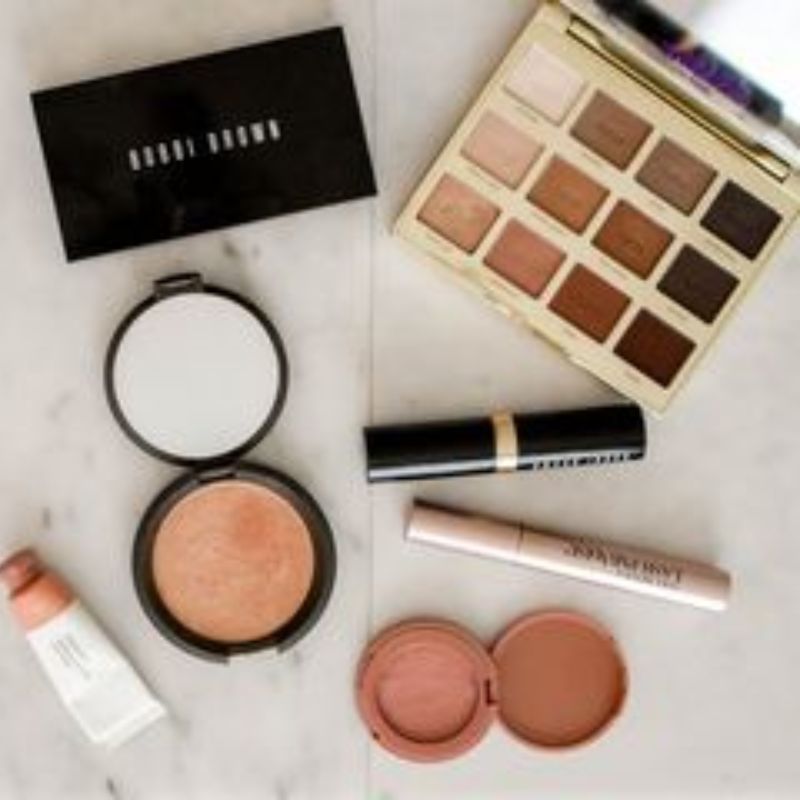 Aksesoris dan Alat Kecantikan