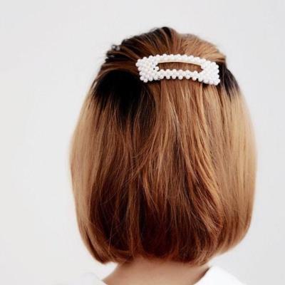 Jepit Rambut dengan Hiasan