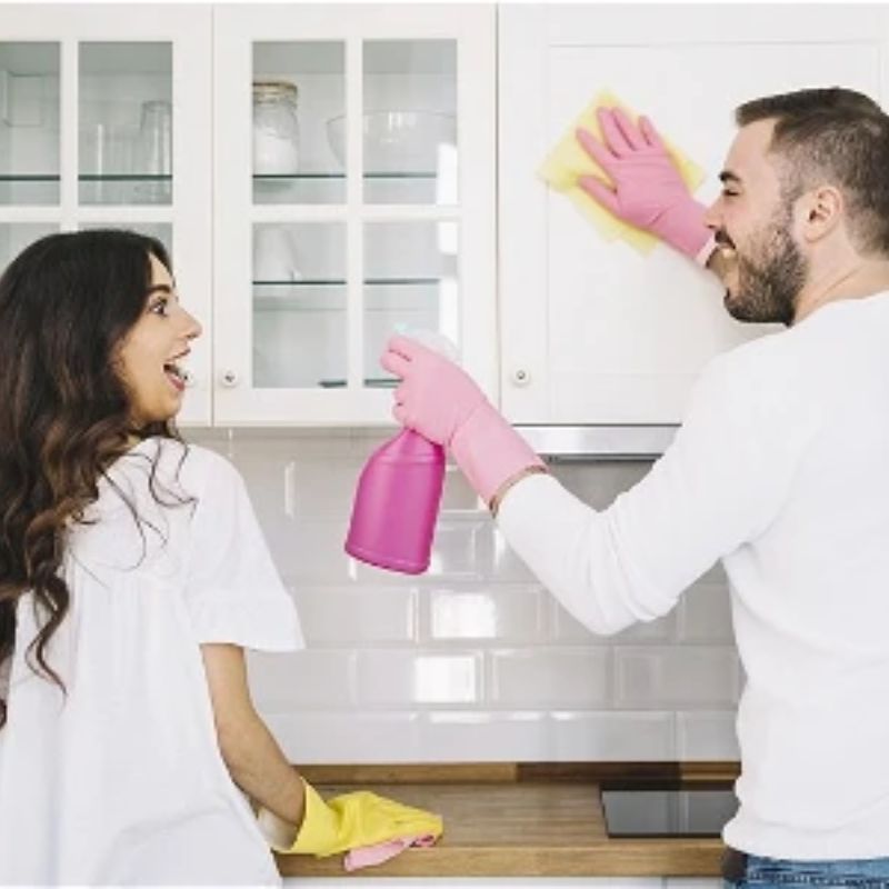 Bantu dalam Pekerjaan Rumah Tangga 