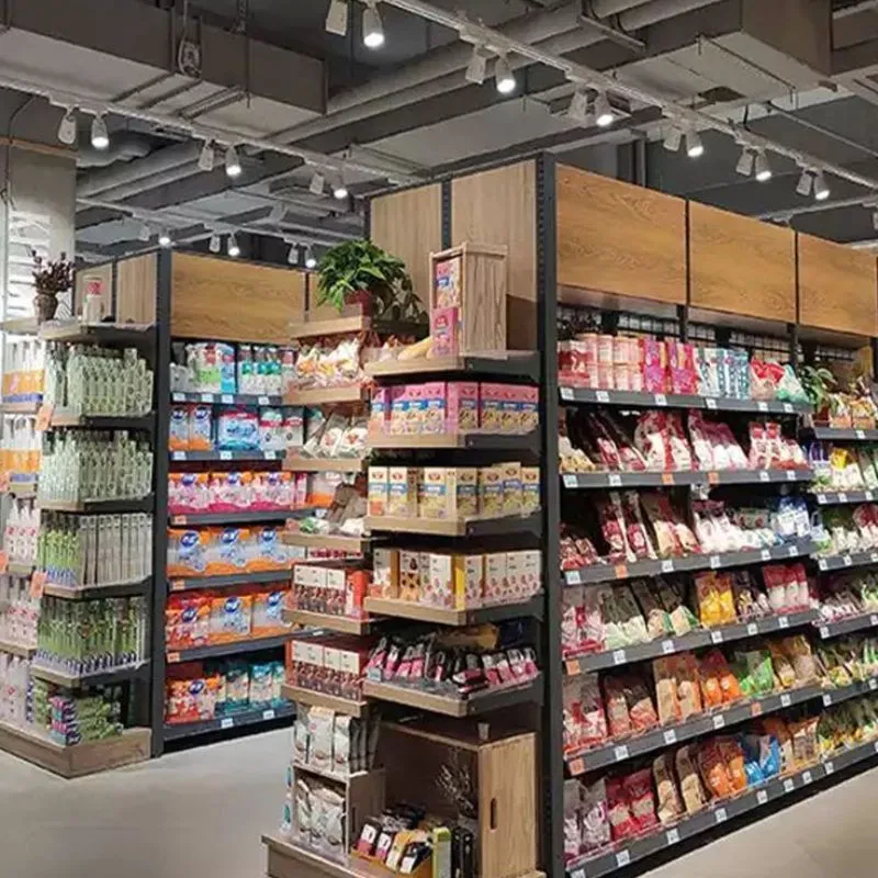Penggunaan Rak dan Display yang Variatif