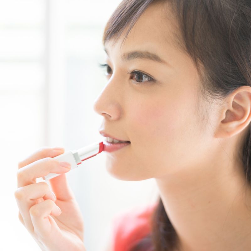 Sempurnakan dengan Blush On dan Lipstik