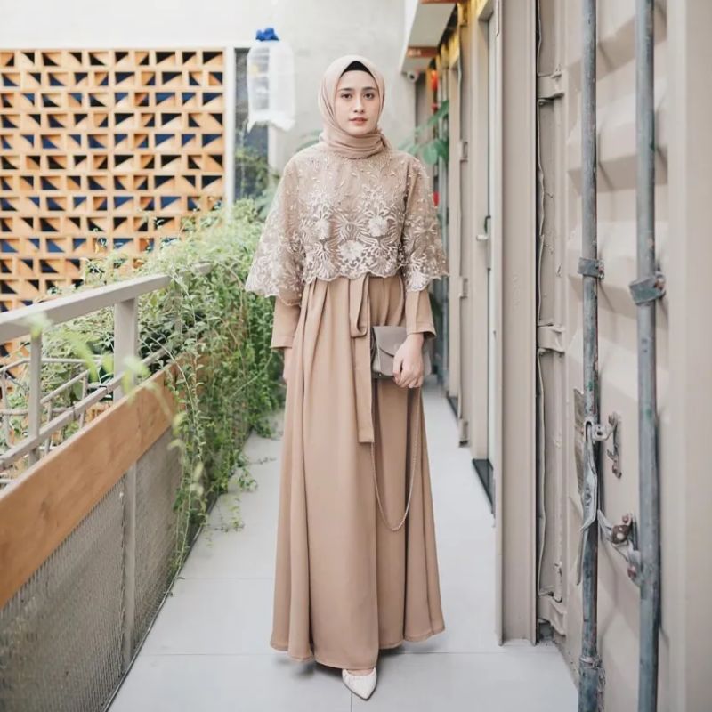 Gamis dengan Tas Clutch