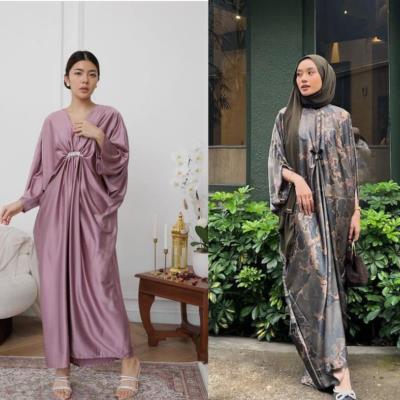 Kaftan dengan Perhiasan