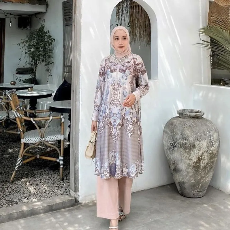 Tunik dan Celana Bahan 