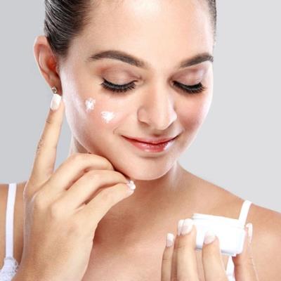 Aplikasikan Foundation dalam Jumlah Kecil