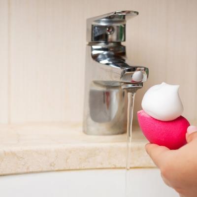 Cuci Spons Secara Teratur