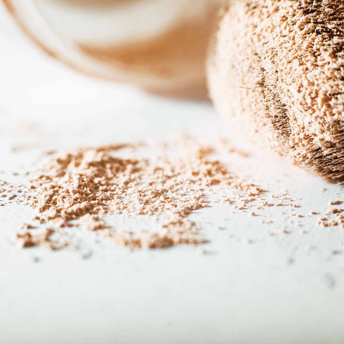 5. Set Makeup dengan Setting Powder