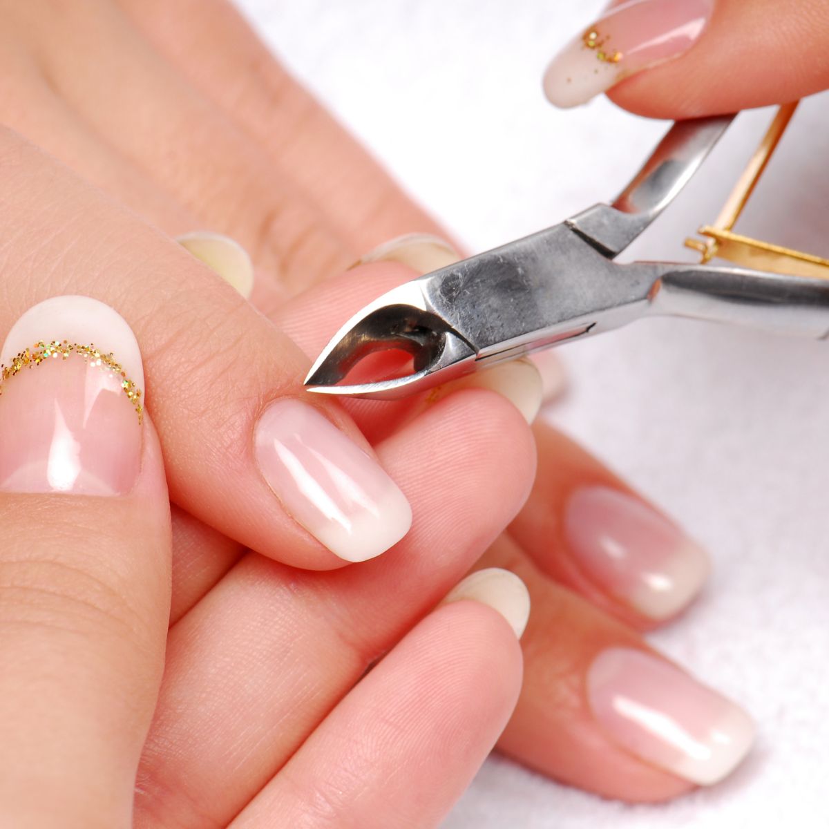 4. Tips untuk Hasil Manicure yang Tahan Lama