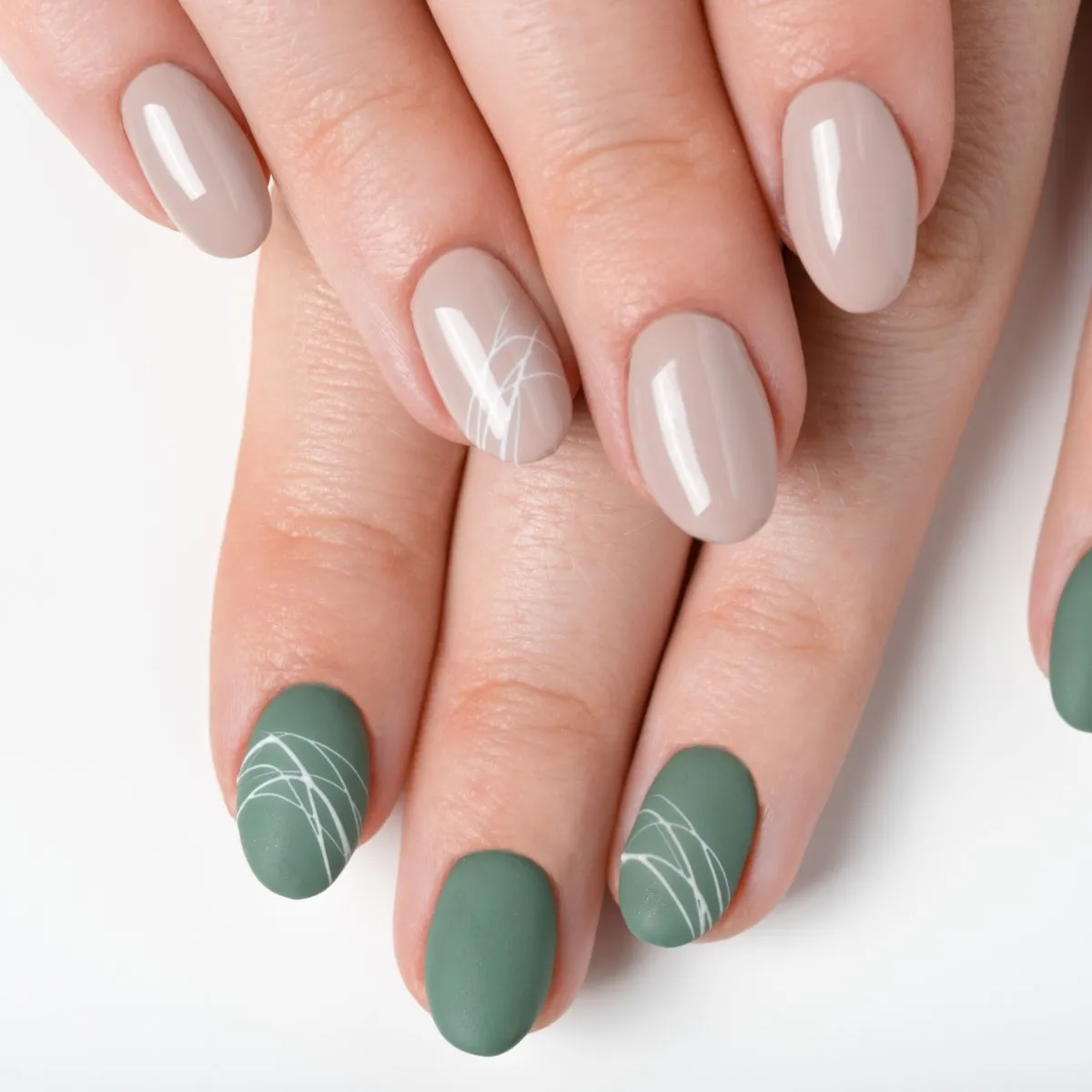 5. Kombinasi Matte dan Glossy
