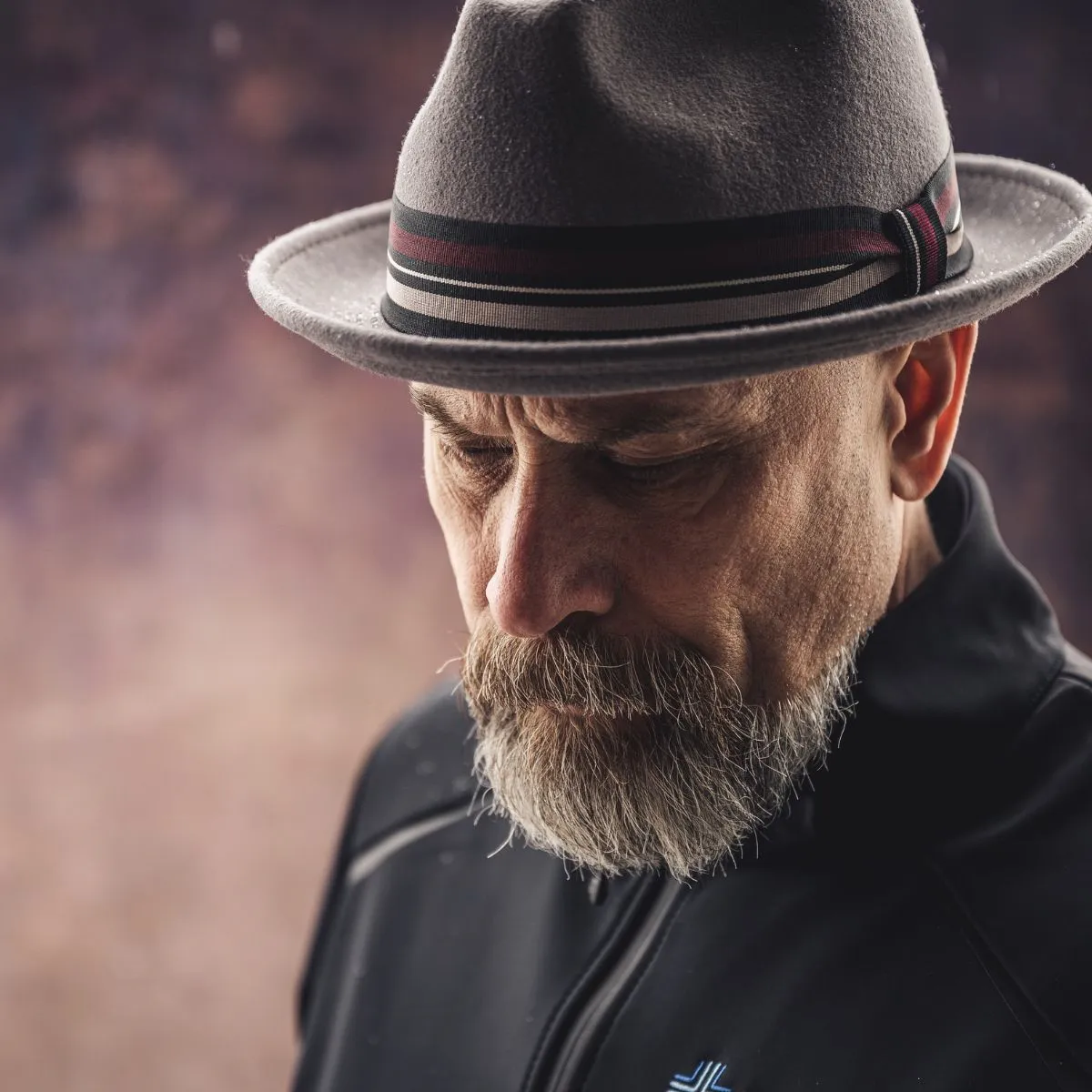 1. Topi Fedora