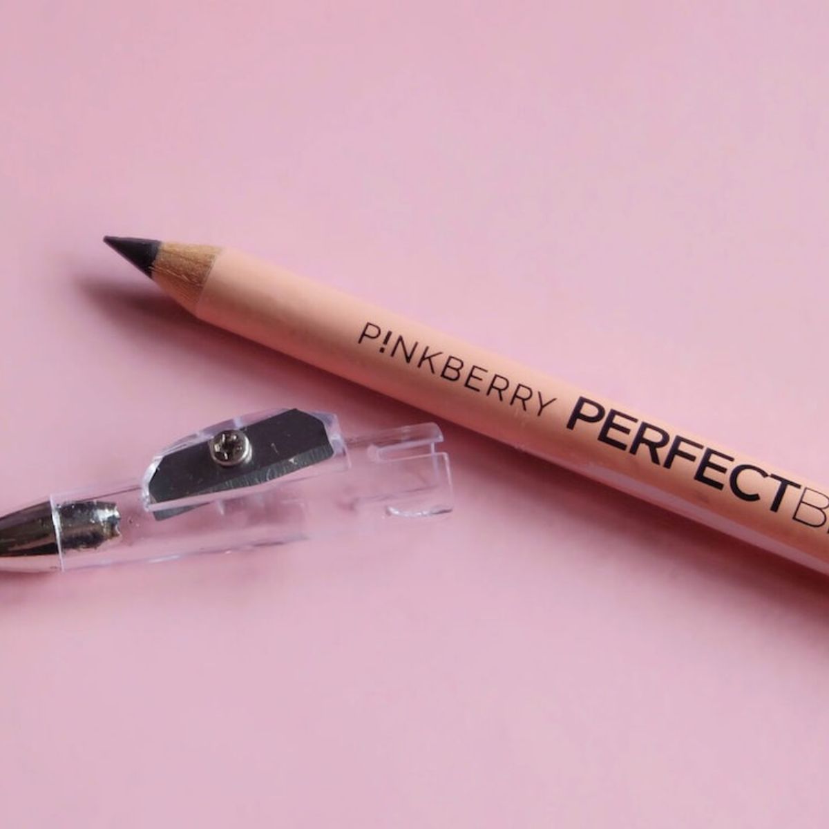 1. Pensil Alis Konvensional