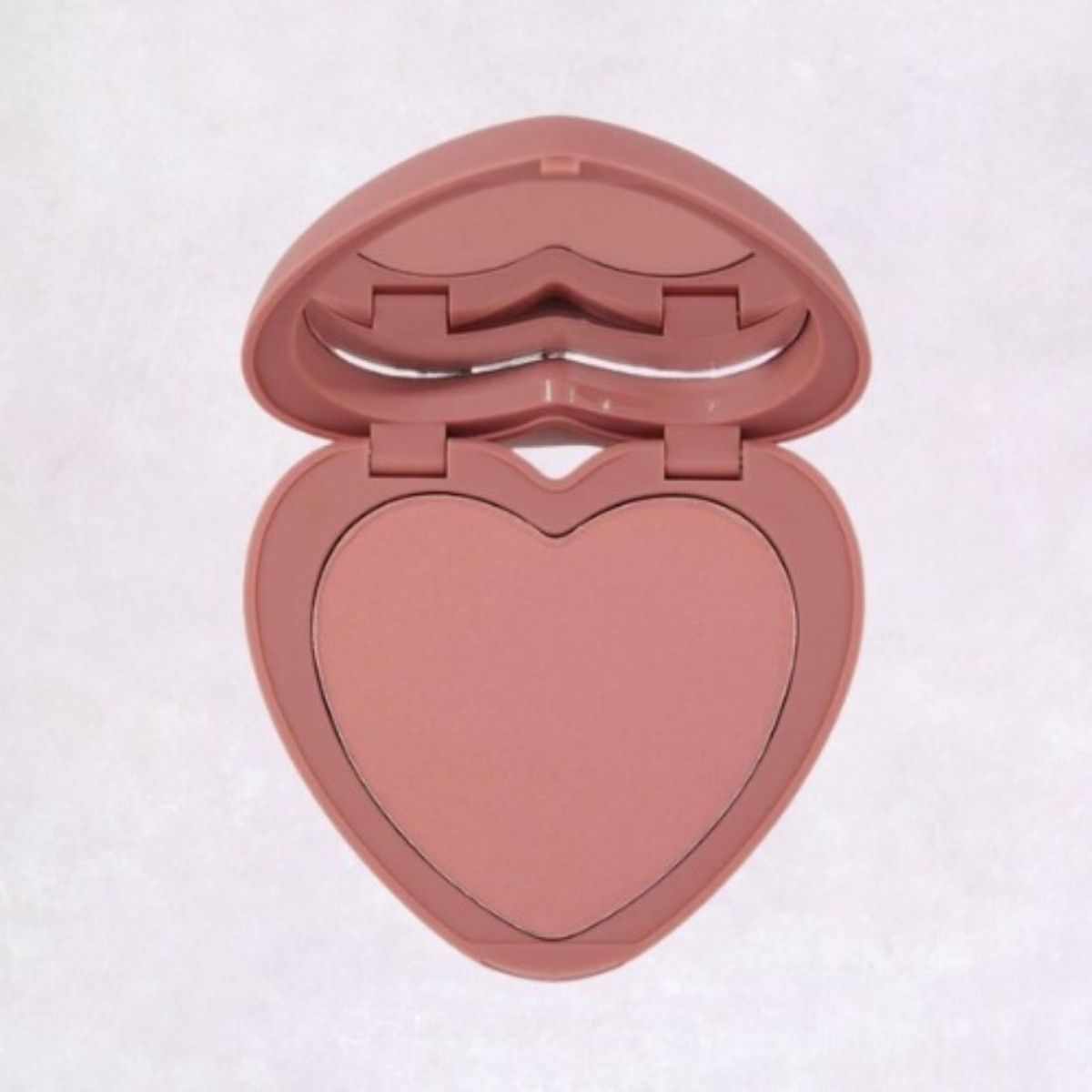 5 Warna Blush On yang Cocok untuk Semua Warna Kulit