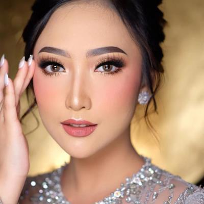 4. Sesuaikan dengan Acara atau Gaya Makeup
