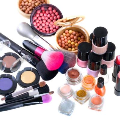 7. Coba Produk Sebelum Membeli (Jika Bisa)