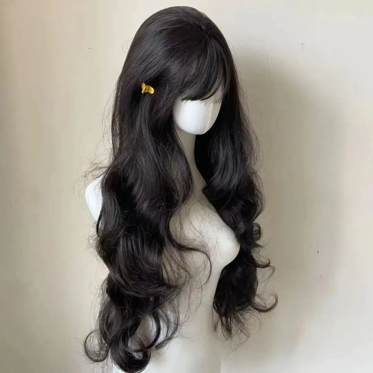 Kapan Perlu Konsultasi atau Mencoba Wig Langsung?