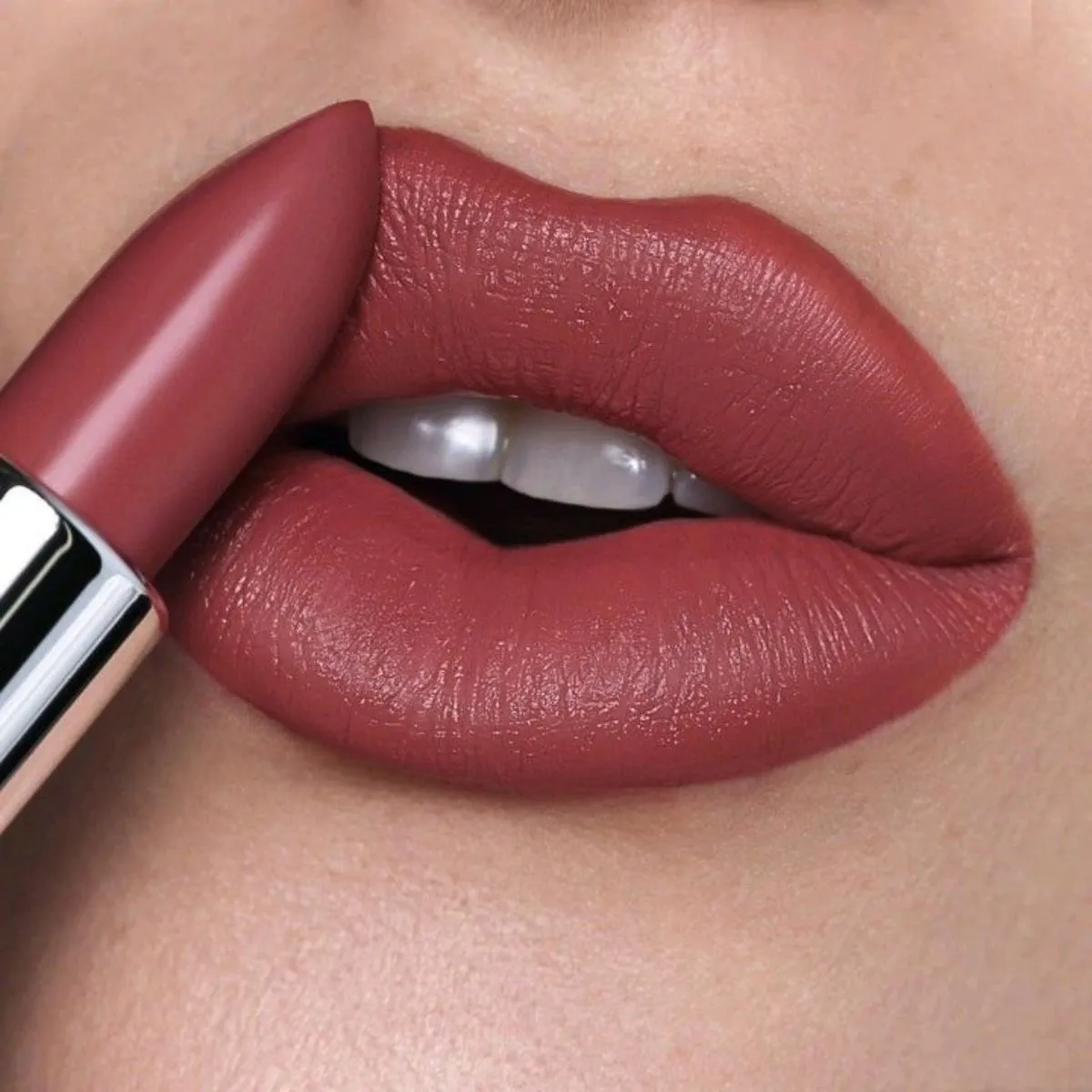 Mengapa Lipstik Cepat Pudar?
