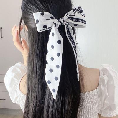 5. Outfit Motif atau Bermotif Ramai