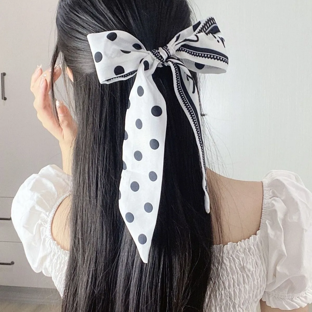 5. Outfit Motif atau Bermotif Ramai