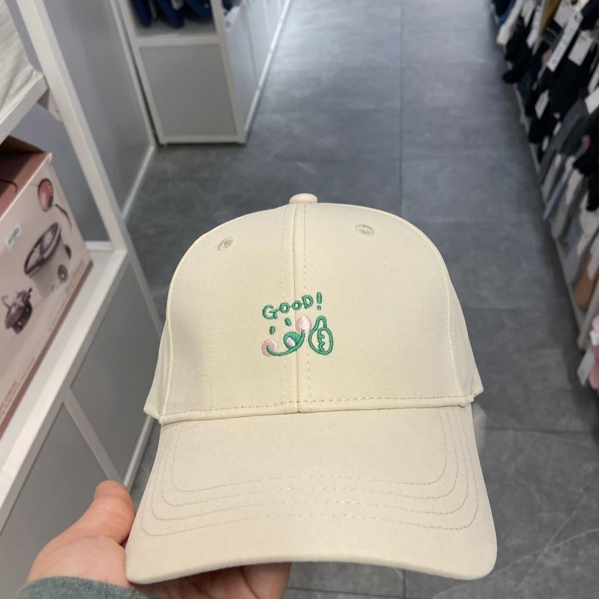 Pilihan Topi untuk Dijual Kembali
