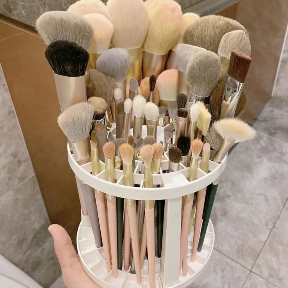 Makmur Jaya sebagai Distributor Alat Make Up