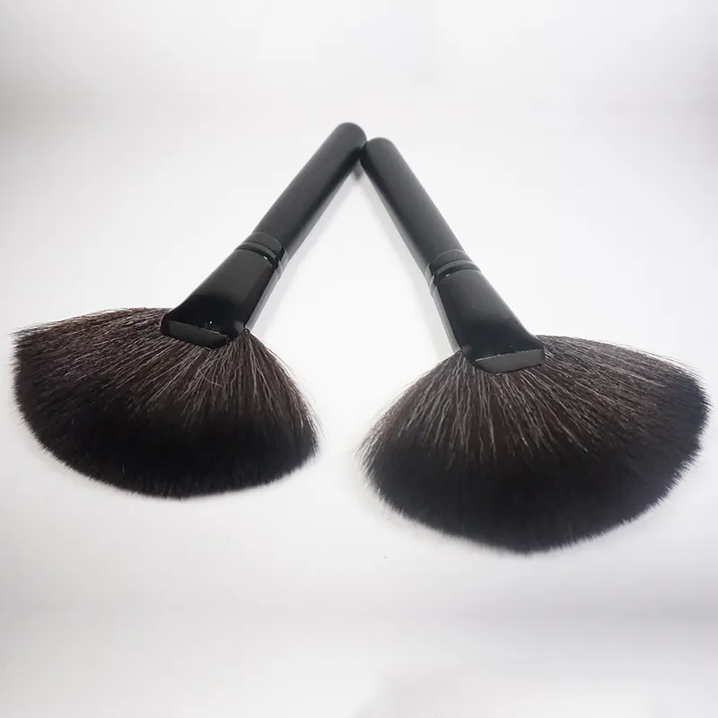 Kuas Blush On - GT- 452